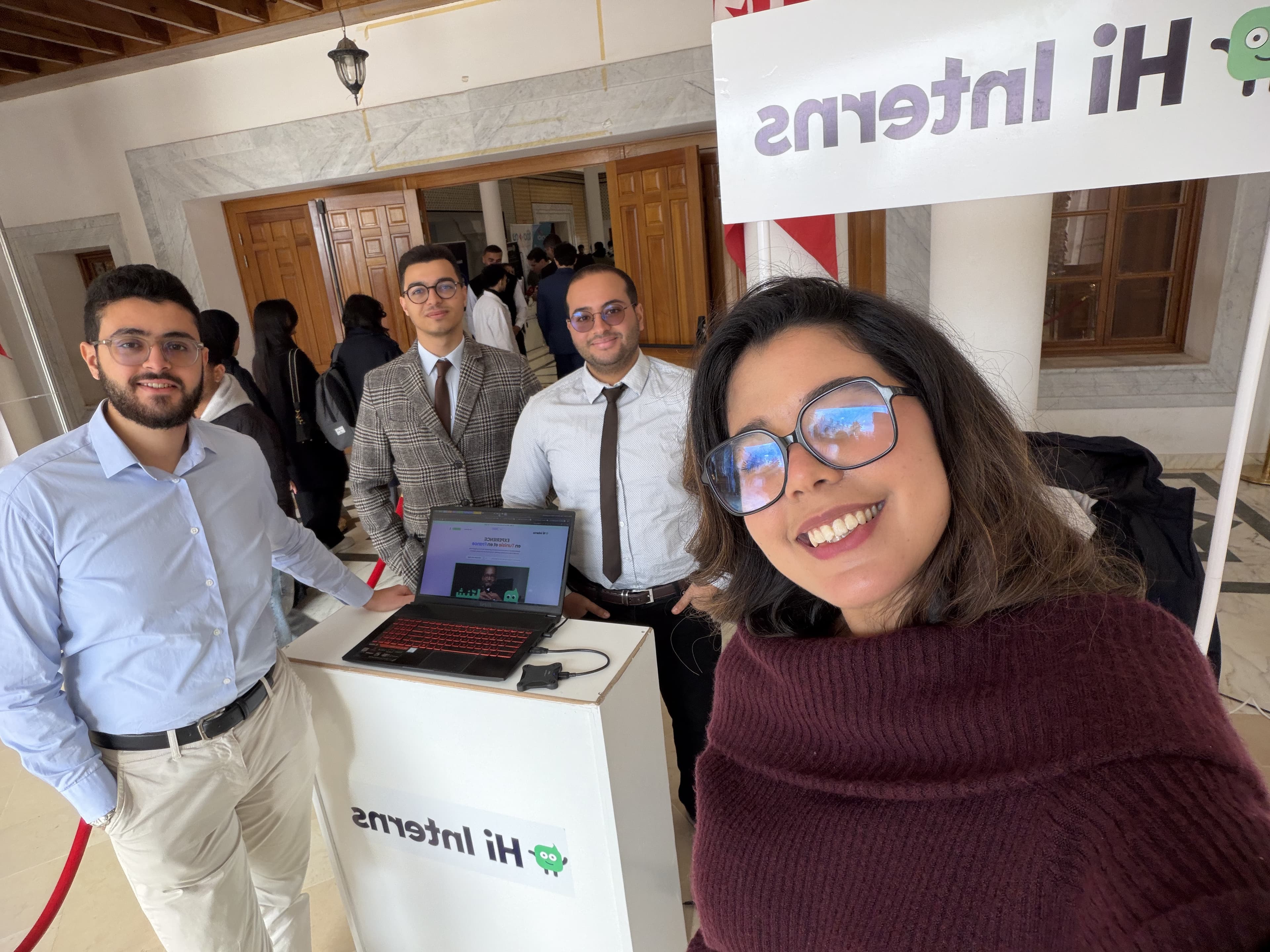 Présence de Hi Interns lors d'un forum universitaire 2